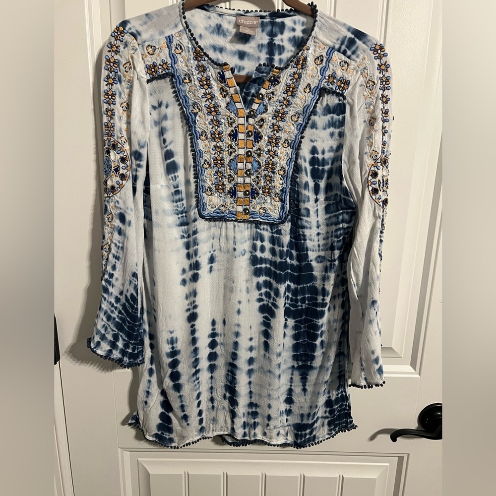 #3106. Chico's V-Neck Tunic Top w/Embroidery & Sequins Acid Wash. Chico Size 0=S